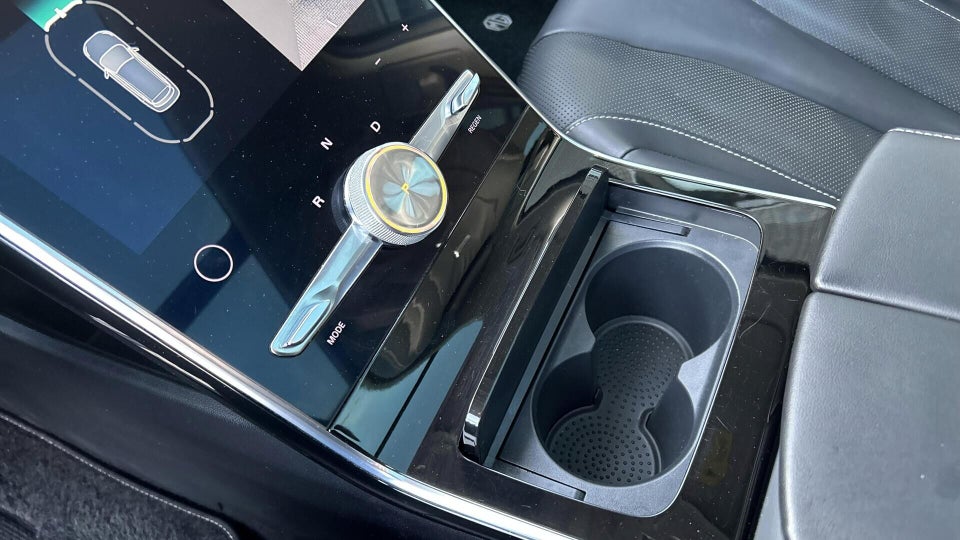 MG Marvel R Luxury 5d