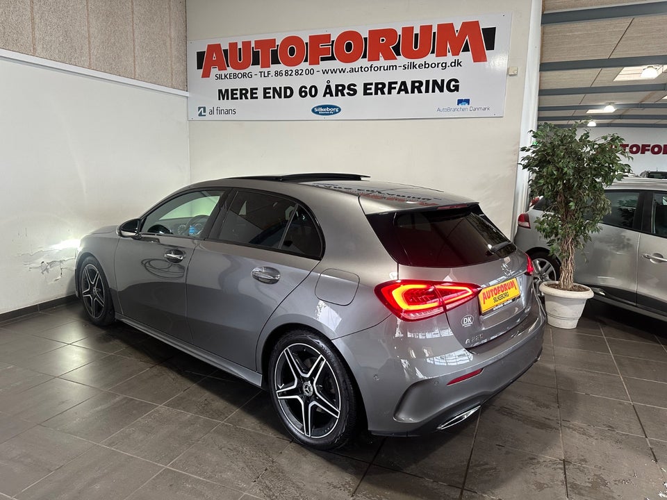 Mercedes A220 2,0 AMG Night Edition aut. 4Matic Van 5d