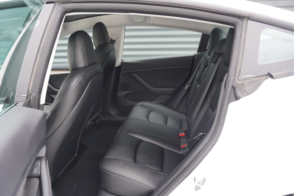 Tesla Model 3 Long Range AWD 4d