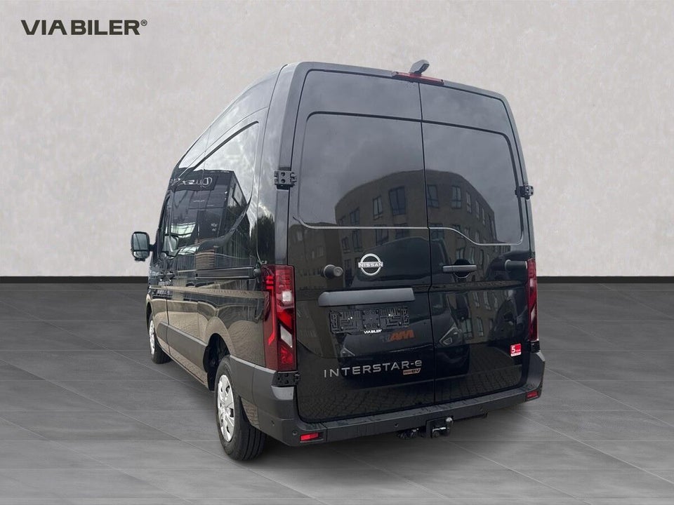 Nissan Interstar 87 L2H2 Tekna Van
