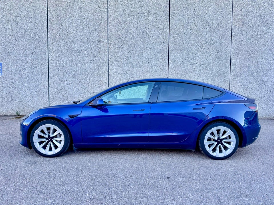 Tesla Model 3 Long Range AWD 4d