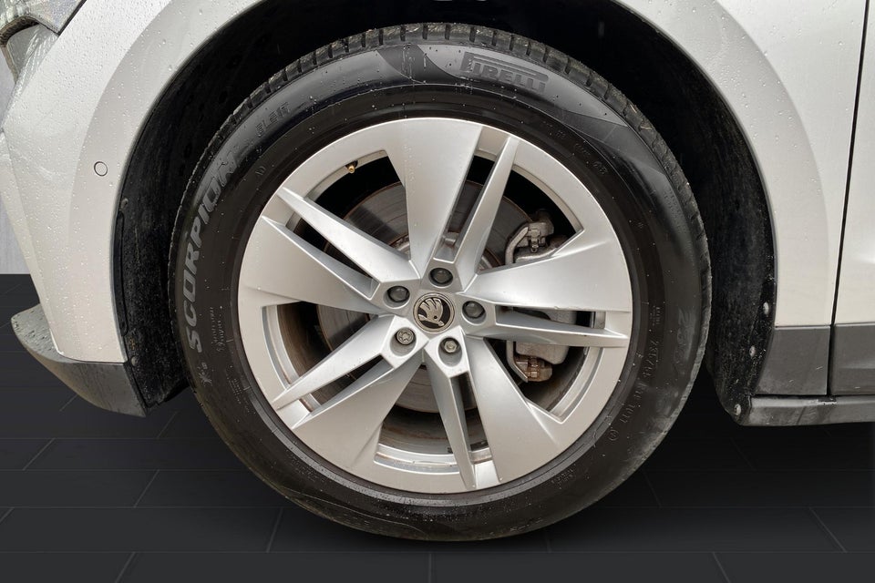 Skoda Enyaq 80 iV Loft 5d