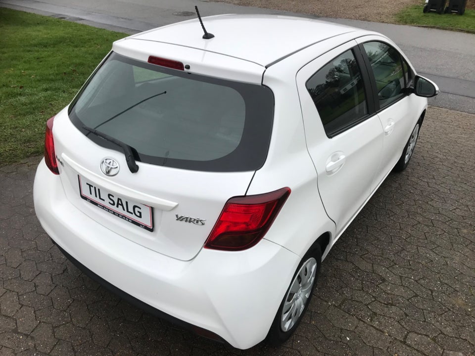 Toyota Yaris 1,0 VVT-i T2 5d