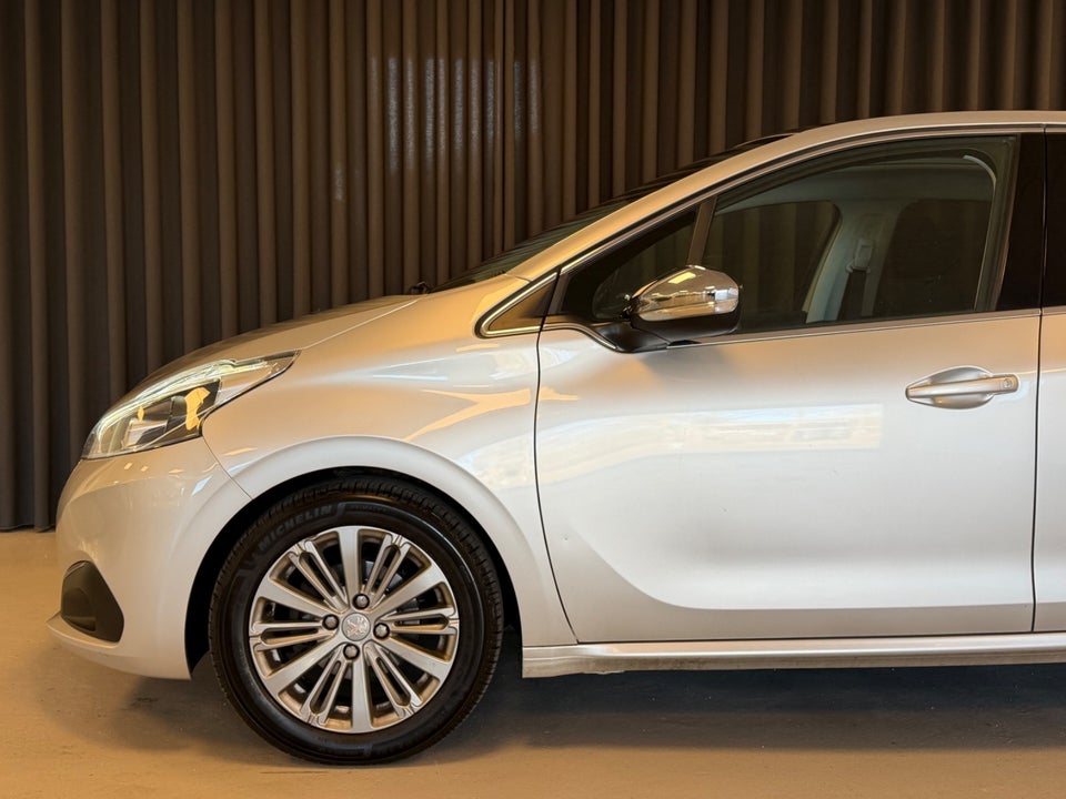 Peugeot 208 1,6 BlueHDi 100 Desire Sky 5d