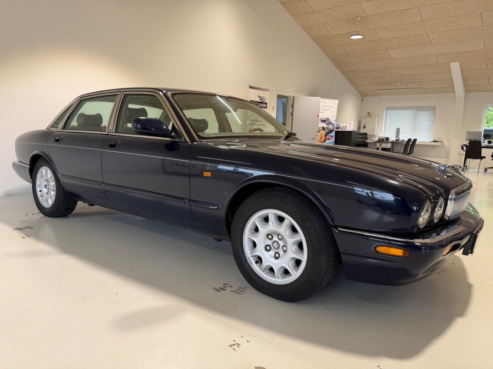 Jaguar XJ8 4,0 Sovereign aut. 4d