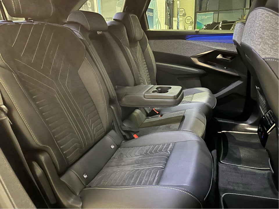 Peugeot e-5008 77 GT Pack 7prs 5d