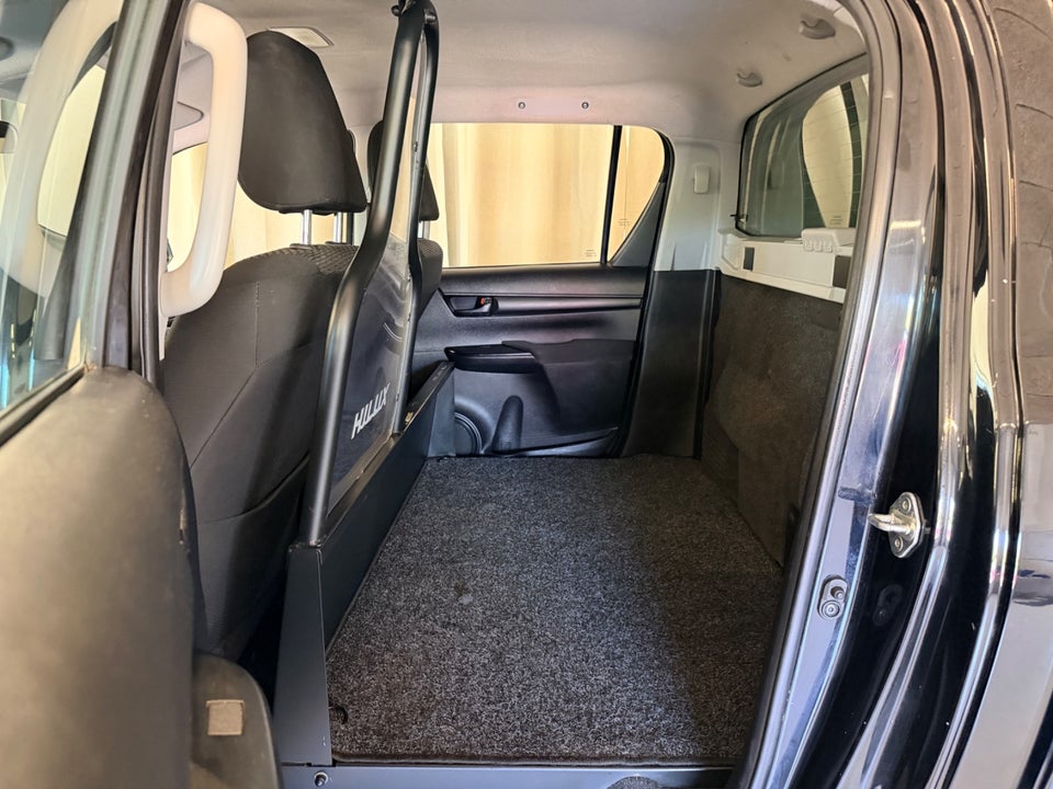 Toyota HiLux 2,4 D-4D 150 T2 Db.Kab 4x4 4d