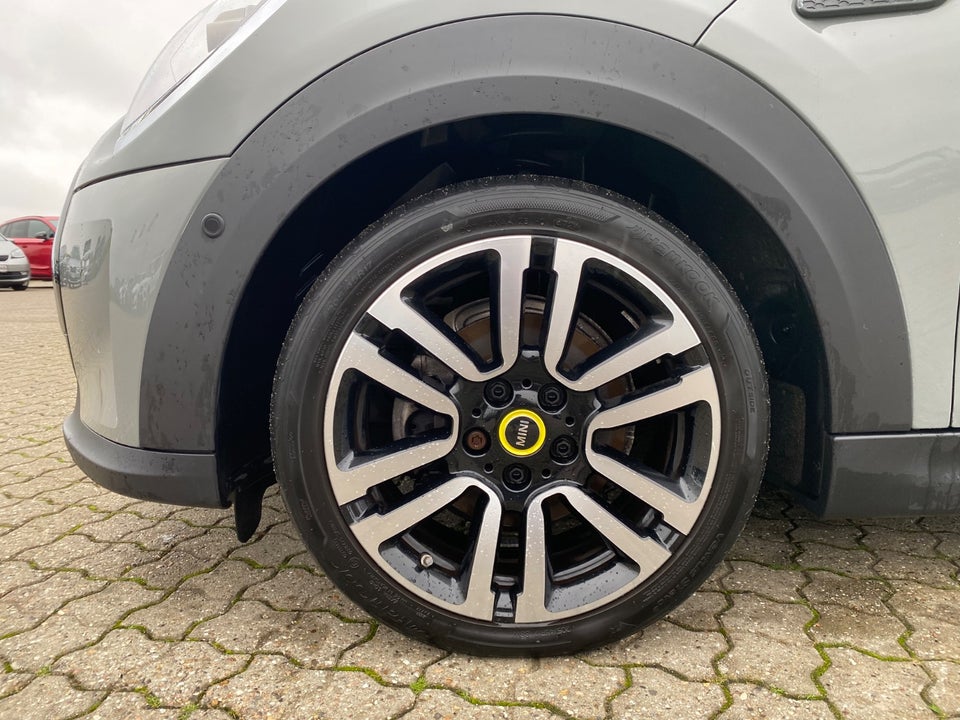 MINI Cooper SE Classic Trim 3d