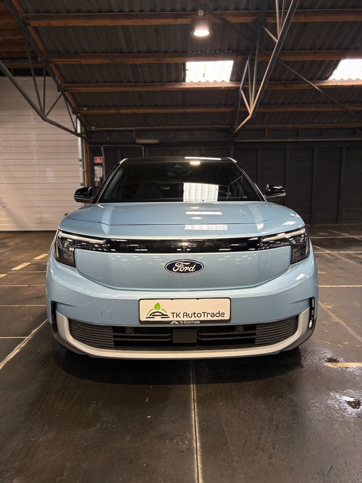 Ford Explorer 77 Premium Extended Range 5d