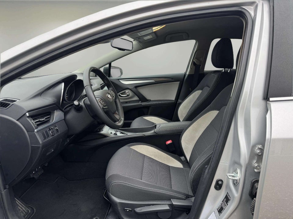 Toyota Avensis 1,8 VVT-i T1 4d