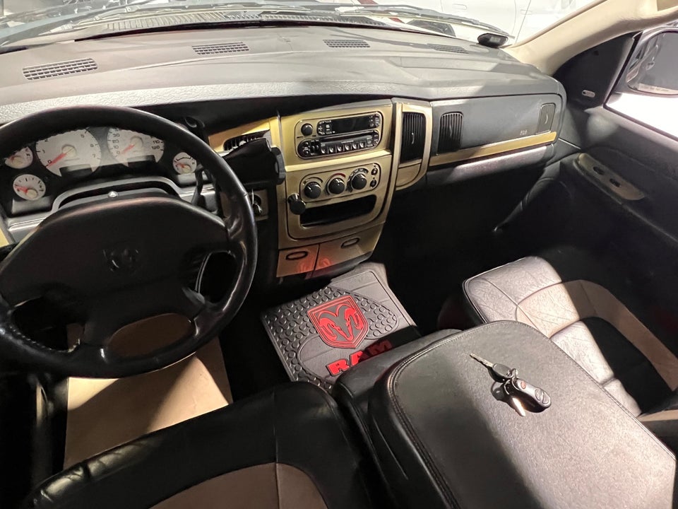 Dodge RAM 1500 5,7 V8 Hemi SLT Quad Cab aut. 4d