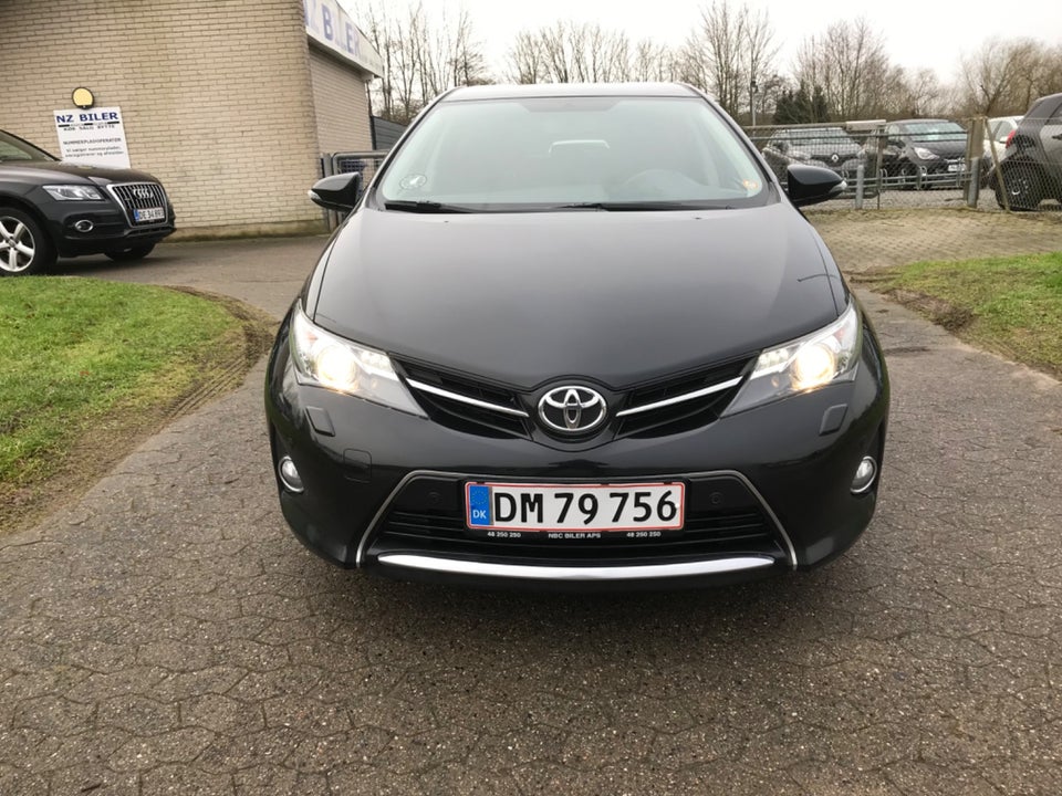 Toyota Auris 1,4 D-4D T2 Premium 5d