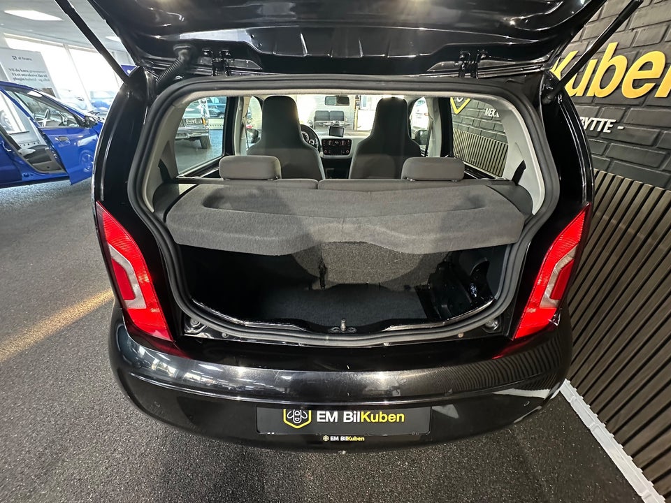 VW Up! 1,0 75 Black Up! 5d