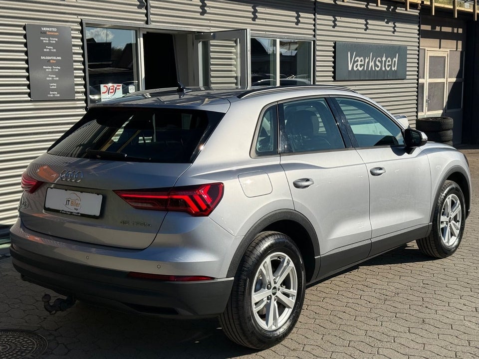 Audi Q3 45 TFSi e Attitude plus S-tr. 5d