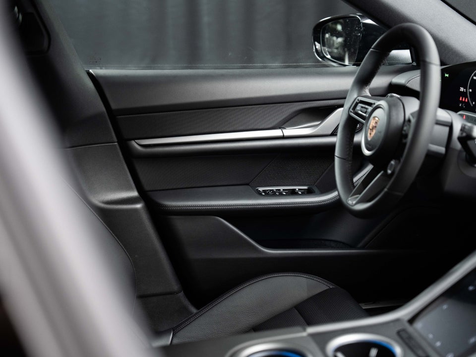 Porsche Taycan 4 Performance+ Cross Turismo 5d