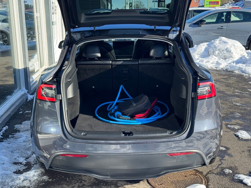 Tesla Model Y Long Range AWD 5d