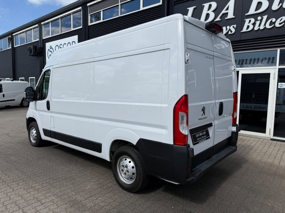 Peugeot Boxer 333 2,2 BlueHDi 140 L2H2 Premium