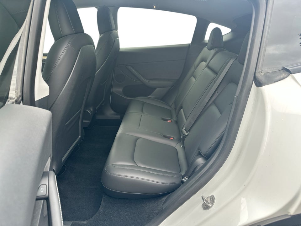 Tesla Model Y Long Range AWD 5d