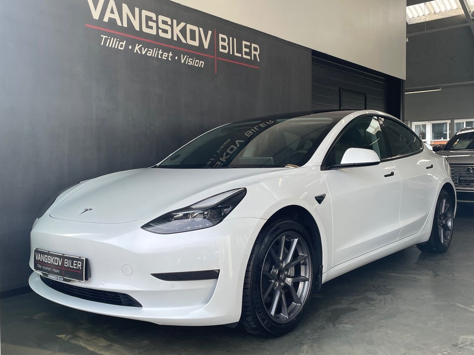 Tesla Model 3 RWD 4d