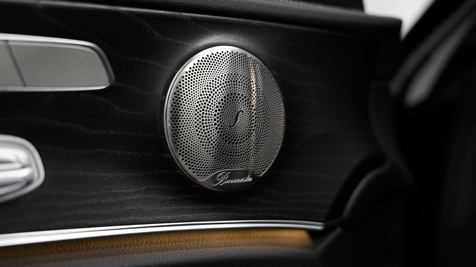 Mercedes E300 de 2,0 AMG Line stc. aut. 5d