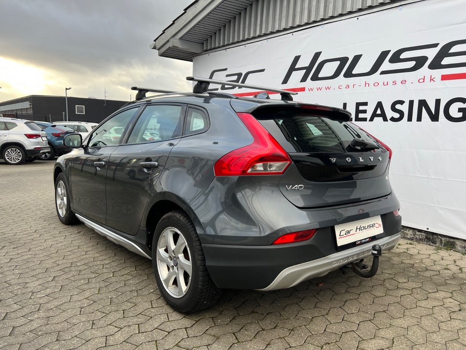 Volvo V40 CC 1,6 D2 115 Summum 5d