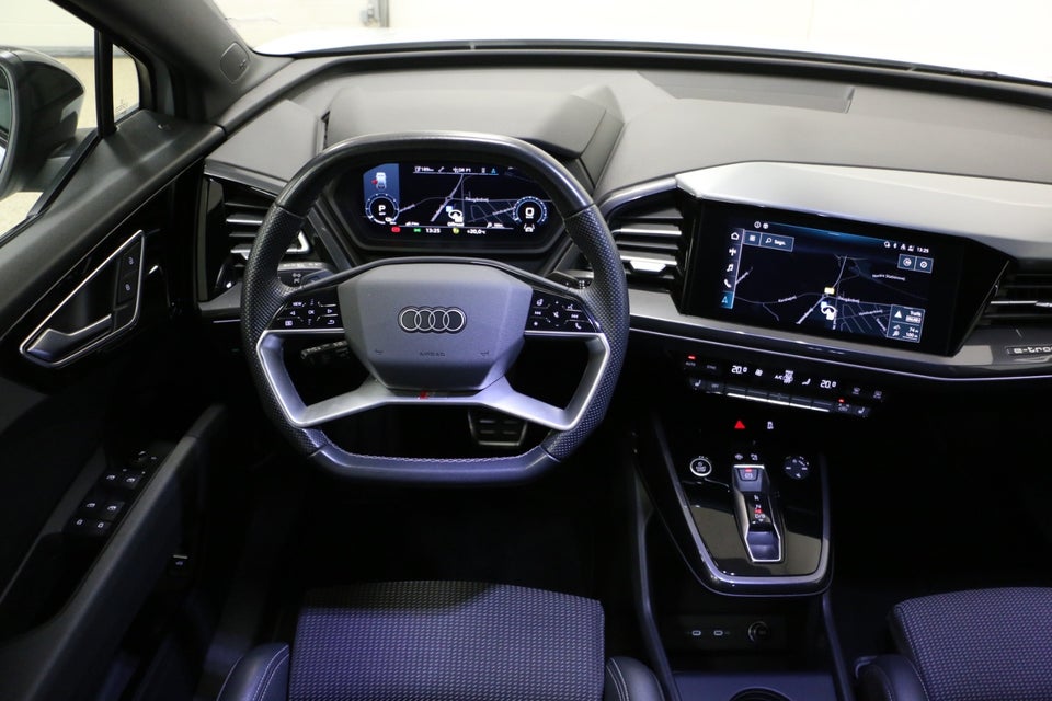 Audi Q4 e-tron 50 S-line quattro 5d