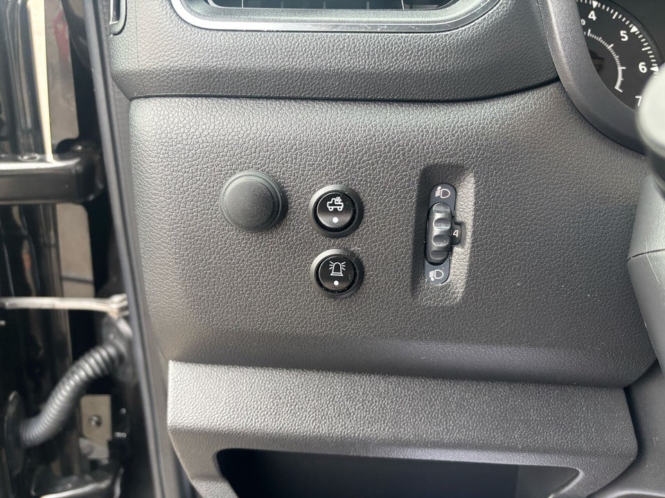 Nissan Interstar 2,3 dCi 165 W3L4 Tekna Db.Kab RWD 4d