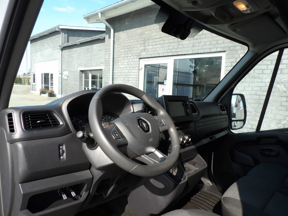 Renault Master IV T35 2,3 dCi 180 L3H3 Kassevogn
