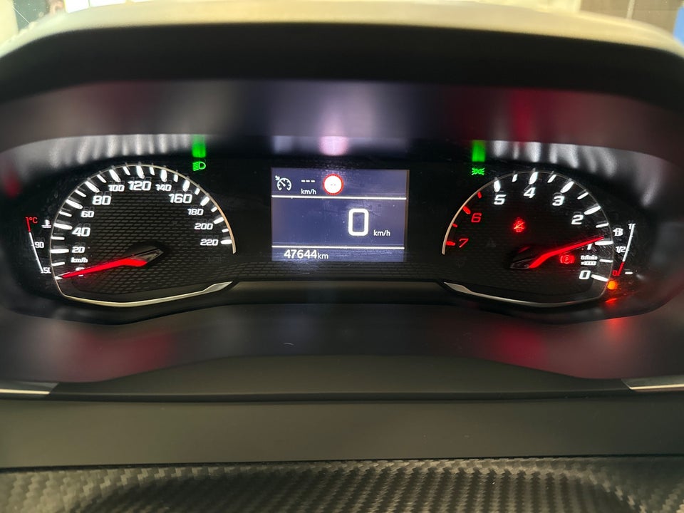 Peugeot 208 1,2 PureTech 100 Platin Pack 5d