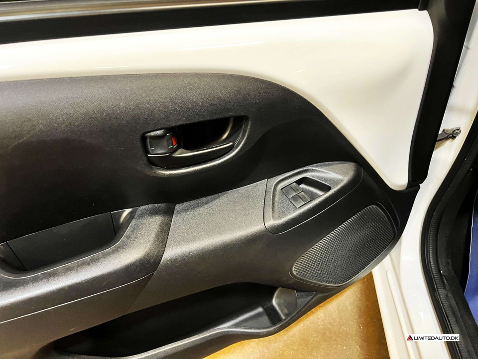 Toyota Aygo 1,0 VVT-i x-press 5d