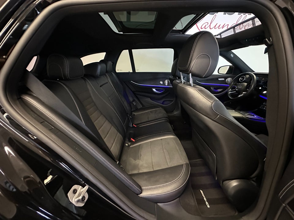 Mercedes E300 de 2,0 AMG Line stc. aut. 4Matic 5d