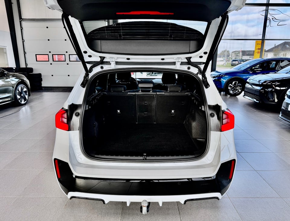 BMW iX1 xDrive30 Fully Charged M-Sport 5d