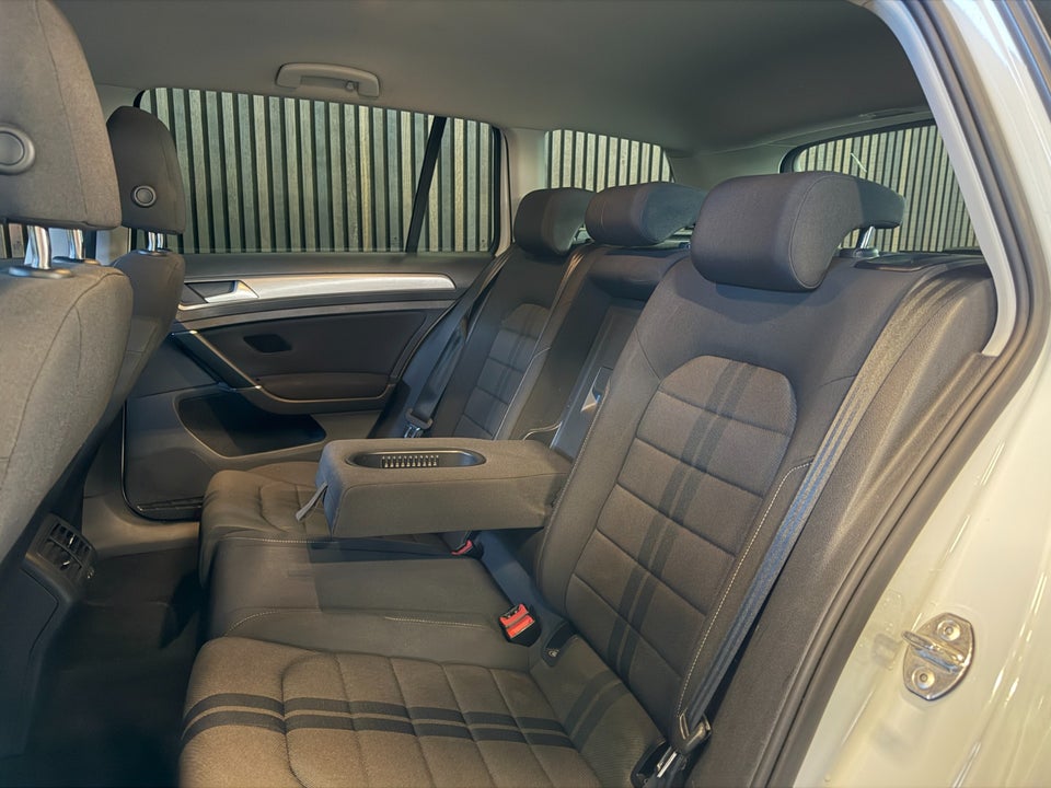 VW Golf VII 1,4 TSi 150 R-line Variant DSG BMT 5d