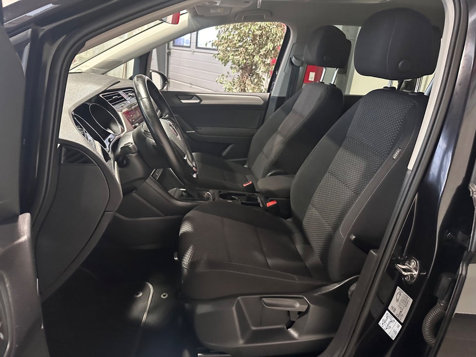 VW Touran 2,0 TDi 150 Comfortline DSG Van 5d