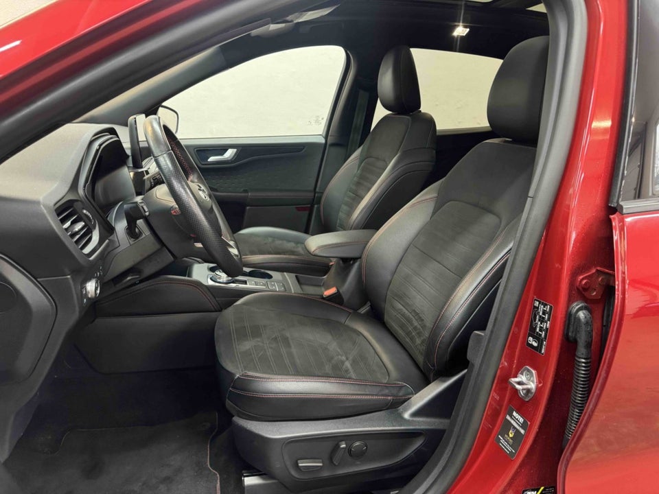 Ford Kuga 2,5 HEV ST-Line X CVT 5d