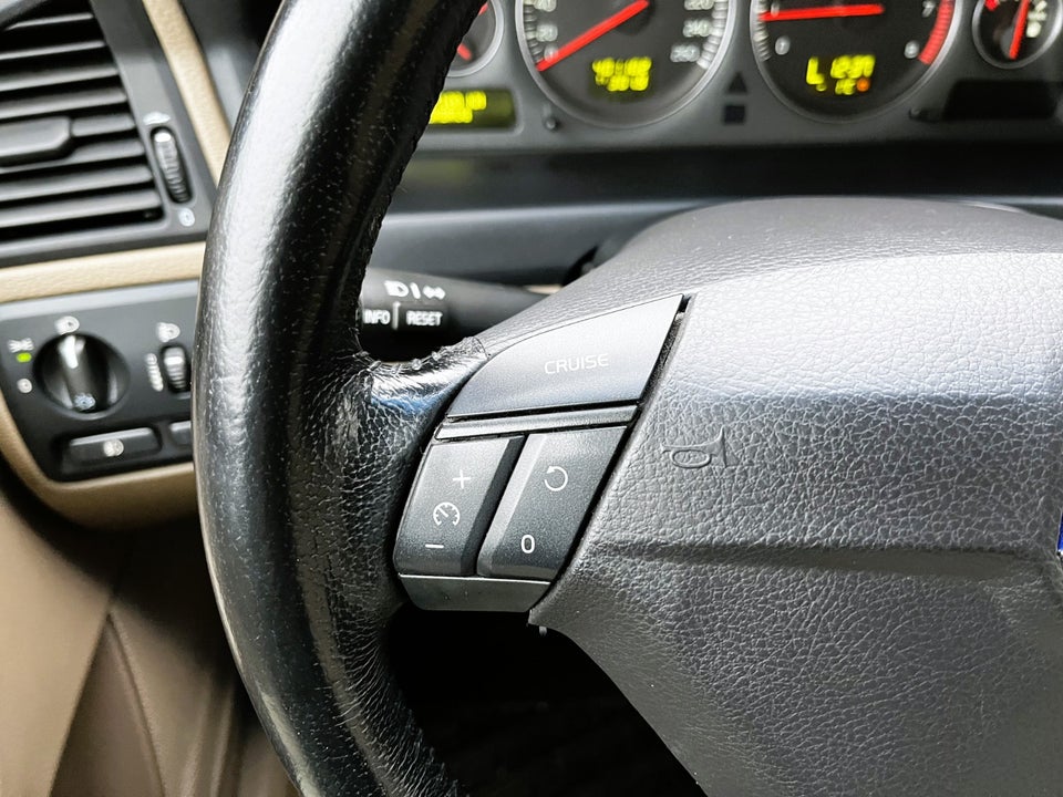 Volvo S60 2,4 140 Momentum aut. 4d