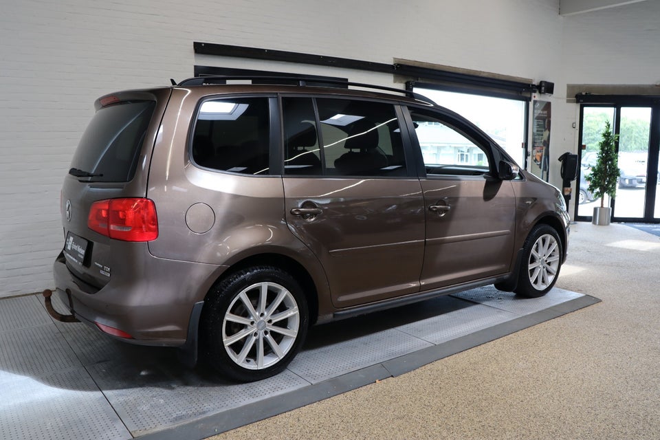 VW Touran 1,6 TDi 105 Comfortline BMT 7prs 5d