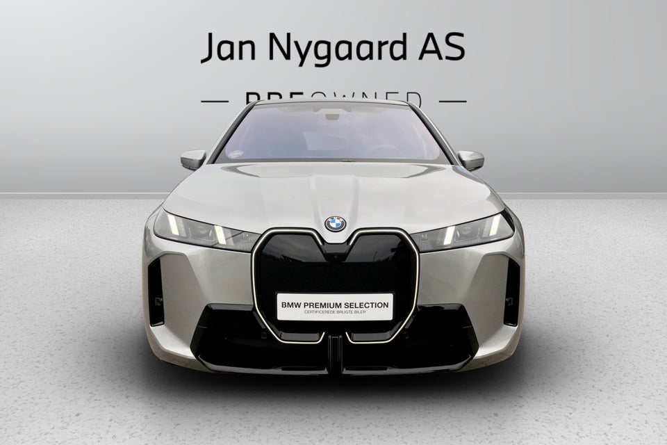 BMW iX xDrive60 Fully Charged 5d