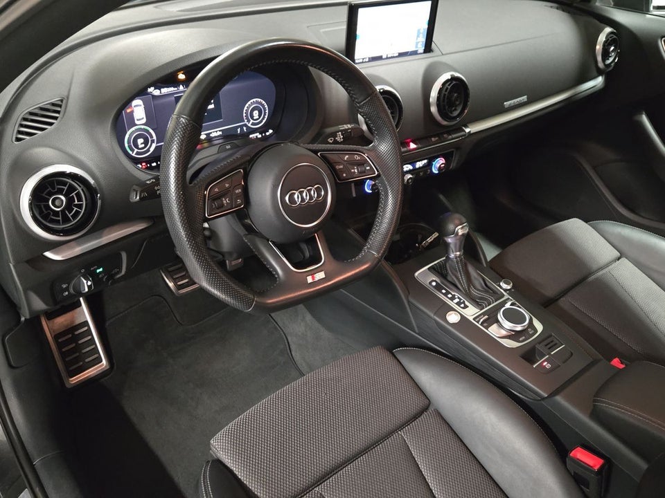 Audi A3 1,4 e-tron S-line Sportback S-tr. 5d