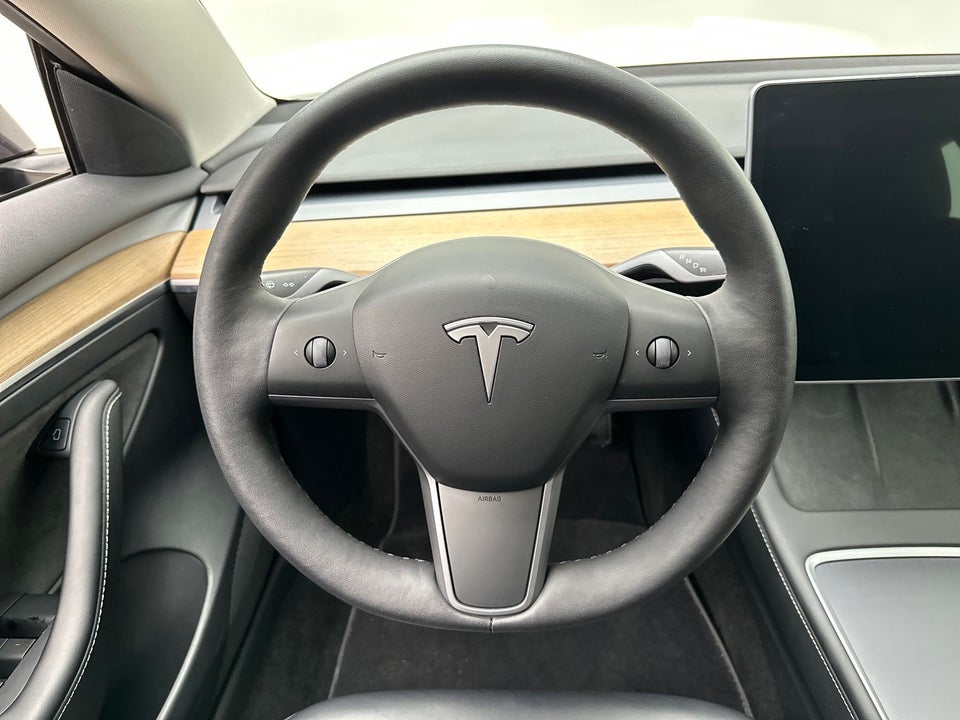 Tesla Model 3 Long Range AWD 4d