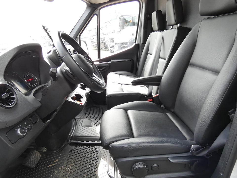 Mercedes Sprinter 317 2,0 CDi A2 Kassevogn aut. RWD