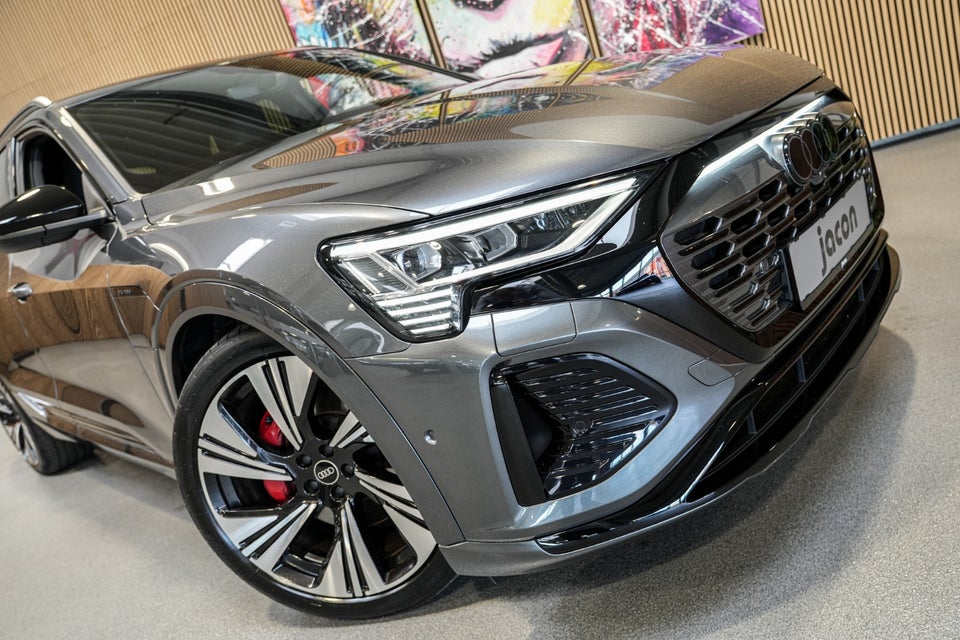 Audi Q8 e-tron 55 S-line quattro 5d