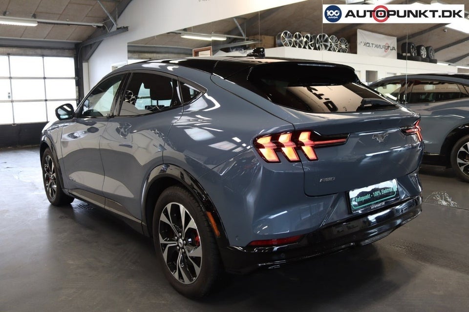 Ford Mustang Mach-E 75 Standard Range AWD 5d