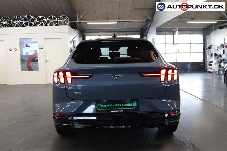 Ford Mustang Mach-E 75 Standard Range AWD 5d