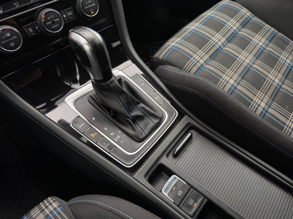 VW Golf VII 1,4 GTE DSG 5d