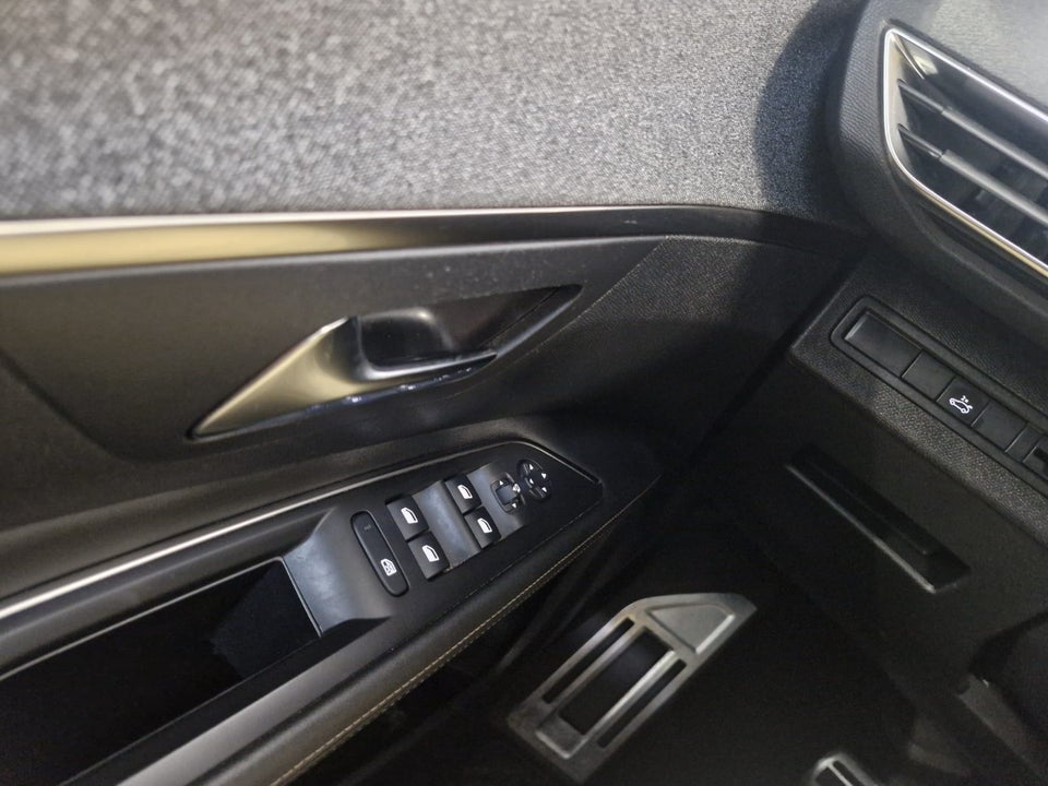 Peugeot 3008 1,2 PureTech 130 GT Line EAT8 5d