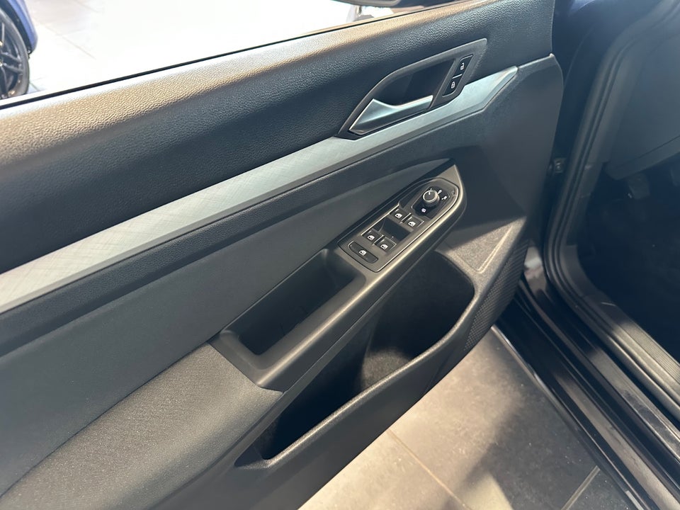 VW Golf VIII 1,5 TSi 130 Life 5d