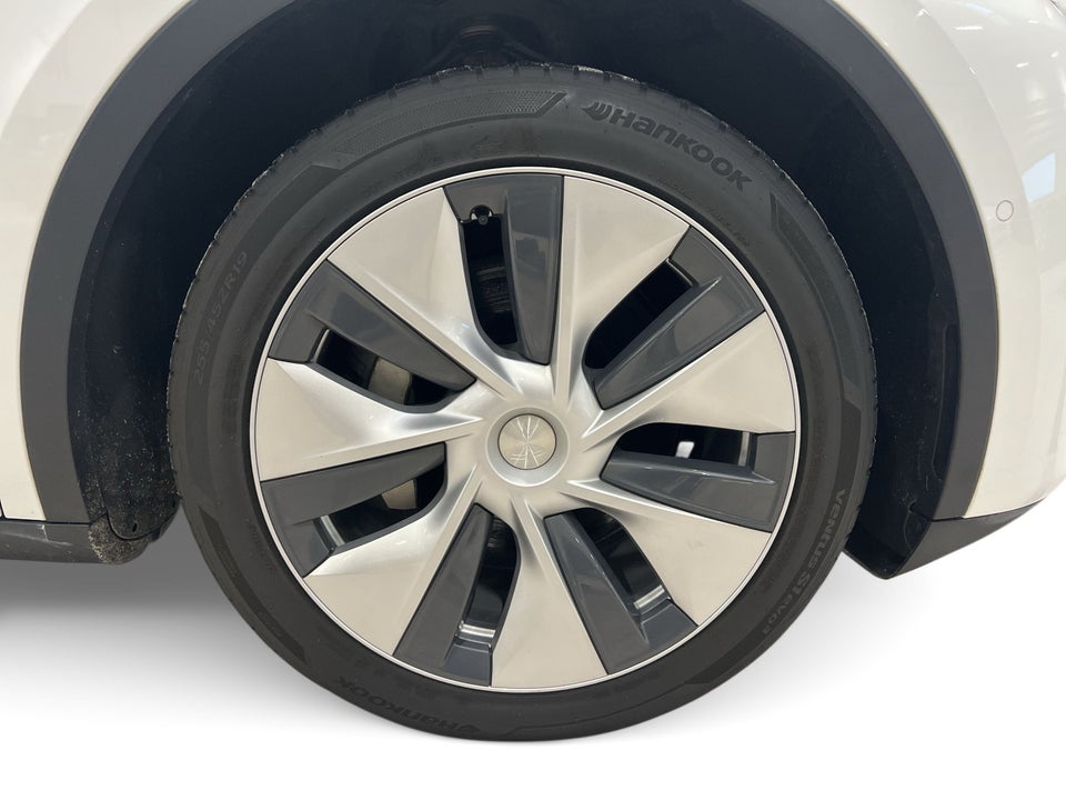 Tesla Model Y Long Range AWD 5d