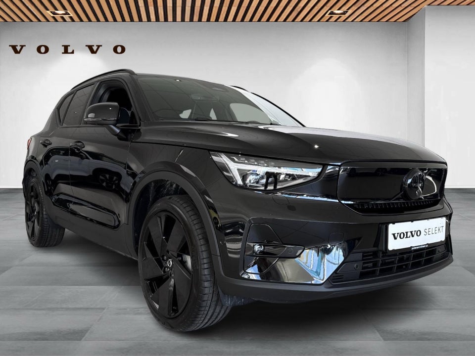 Volvo EX40 Extended Range Black Edition 5d