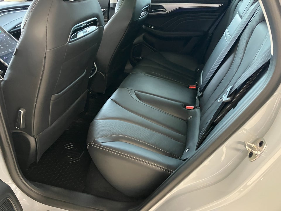 MG Marvel R Performance 5d